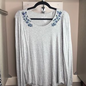 Floral shoulder long sleeve tee